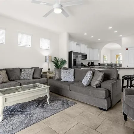 5 Bedrooms- 4,5 Bathrooms- Solterra 5415 Oc